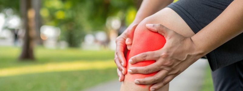 Douleurs articulaires à la ménopause : causes et 7 solutions clés
